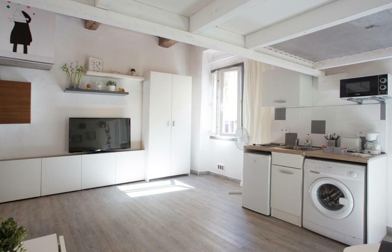 Gregbnb - Filet Suspendu ! - Parking Inclus - Climatise - Wifi -15Min Gare Toulon Exteriör bild